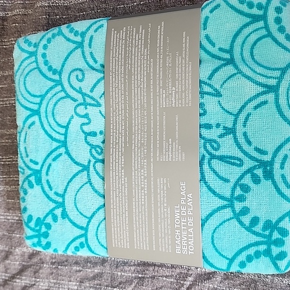 Disney Little Mermaid Ariel Mermaid Tail Fins Deluxe Beach Towel 30" x 54" NEW - Picture 2 of 5